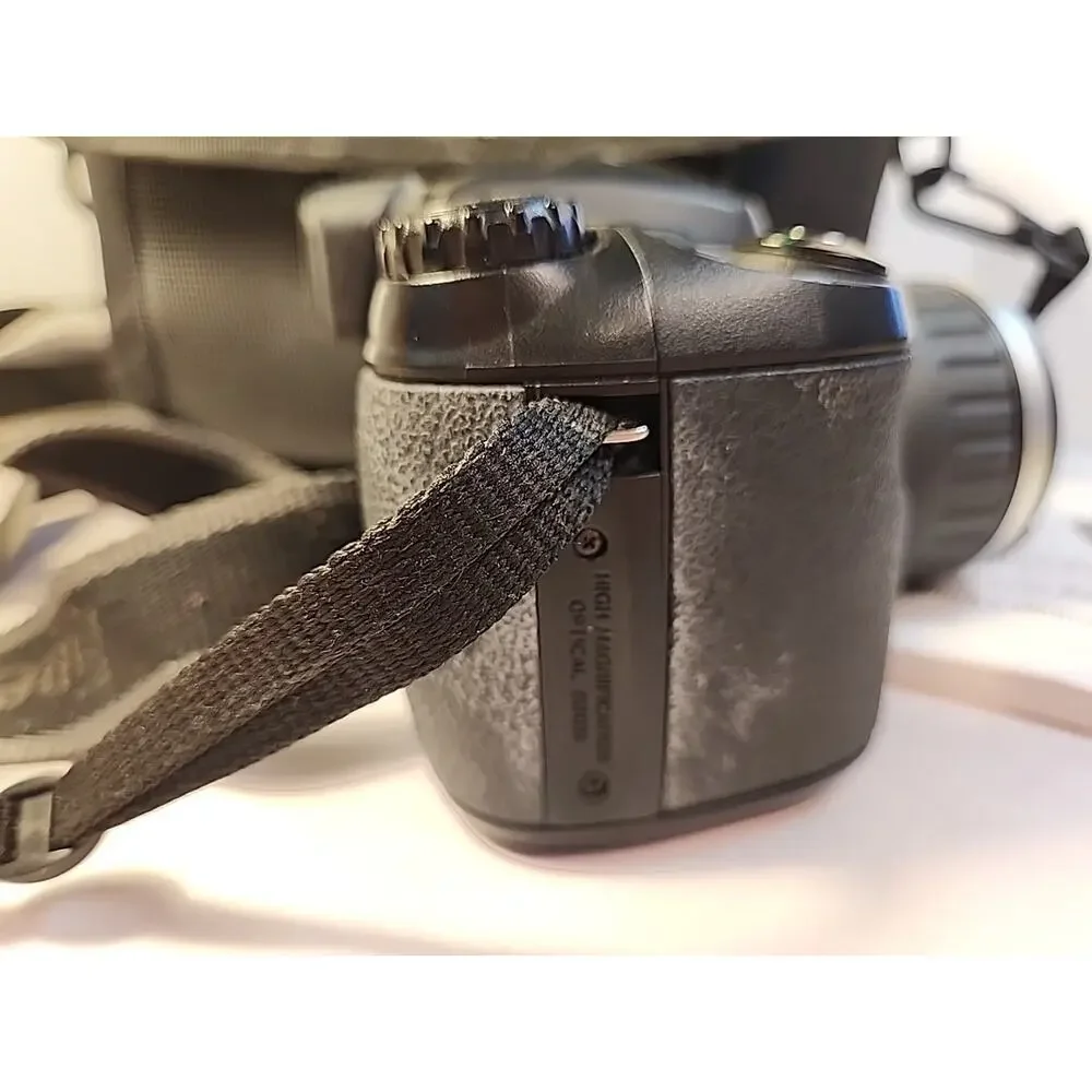 Fujifilm FinePix S5200 Digital Camera – 5.1MP 10x Optical Zoom Case/owners Man